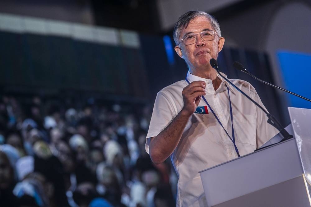 Outgoing PKR vice-president Chua Tian Chang speech during the PKR KONGRESS ke 16 di Ideal Convention Centre (IDCC) Shah Alam July 17, 2022. — Picture by Hari Anggara