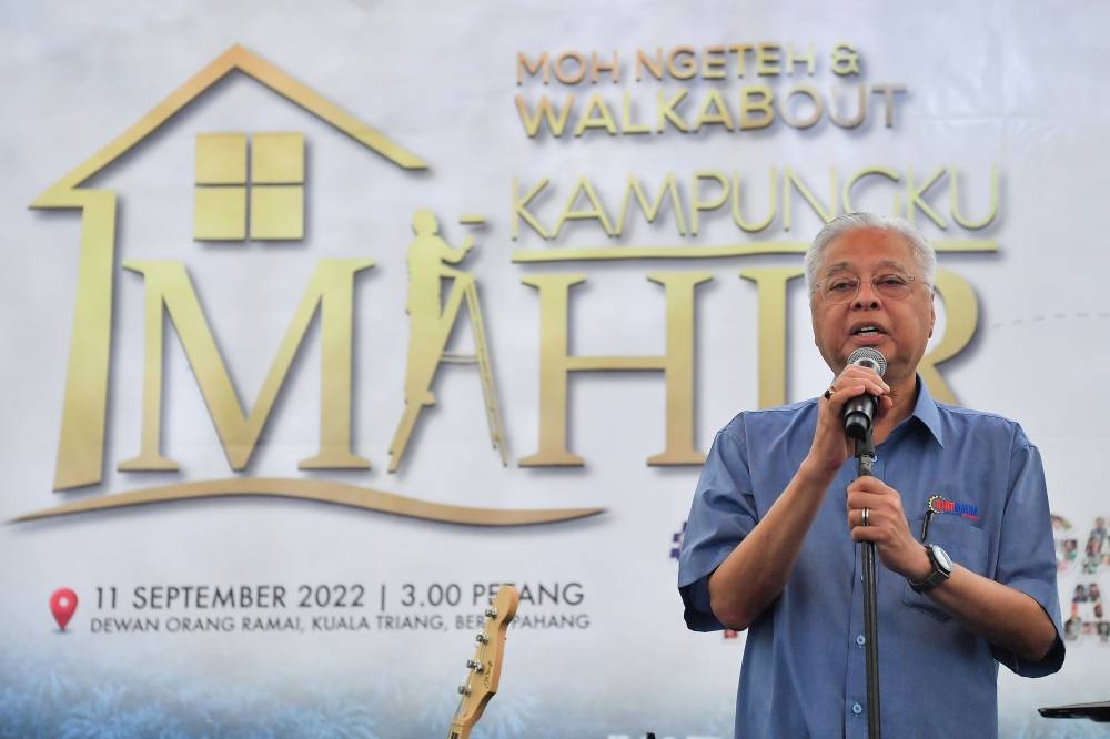 Prime Minister Datuk Seri Ismail Sabri Yaakob speaks at the Moh Ngeteh and Kampungku Mahir Walkabout programme at Kampung Kuala Triang hall in Bera September 11, 2022. — Bernama pic