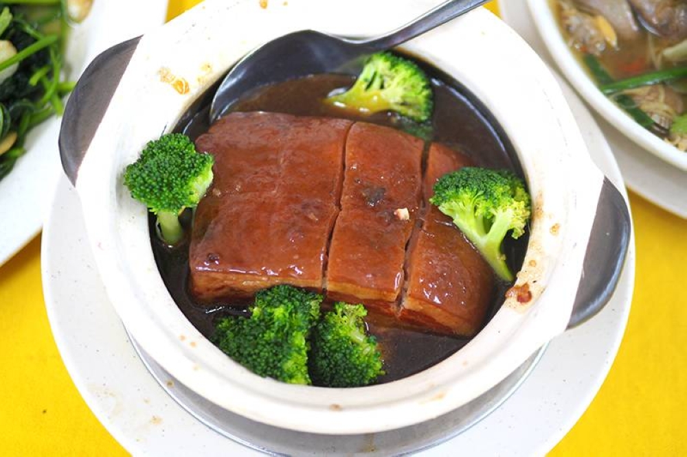 One of their special dishes is 'dong po pork' or braised pork belly with sinful layers of fat and meat.