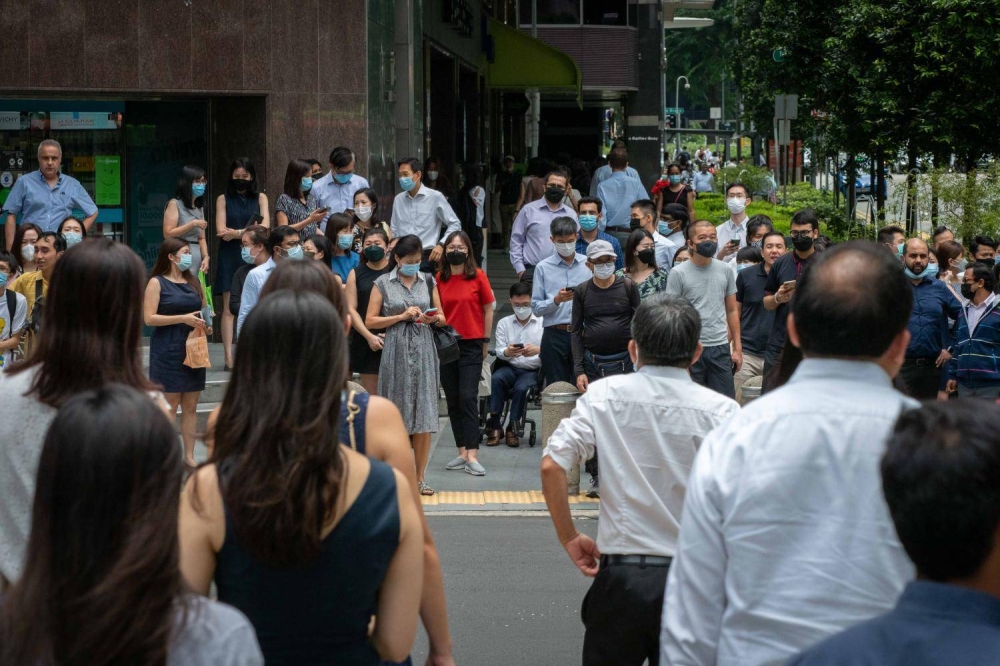 Resident employment in Q1 exceeded pre-pandemic levels, but total employment in Singapore remained below pre-Covid levels with foreign labour yet to fully return. ― TODAY pic