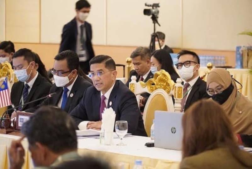 Senior Minister and Minister of International Trade and Industry, Datuk Seri Mohamed Azmin Ali speaks during his intervention at the 54th Asean Economic Ministers’ Meeting and Related Meetings in Siem Reap, Cambodia, September 14, 2022. — Picture from Twitter/Mohamed Azmin Ali 