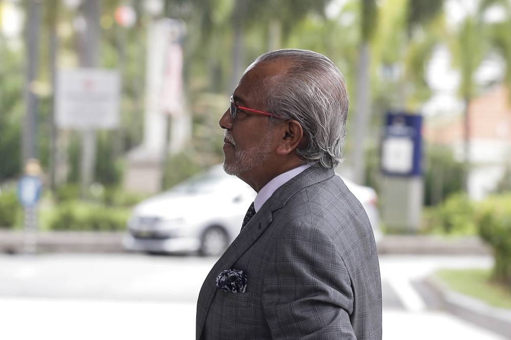 Deputy Public Prosecutor Afzainizam Abdul Aziz, in his closing submission, said Tan Sri Muhammad Shafee Abdullah wanted to avoid paying taxes for the money he received and used it to purchase a bungalow worth RM9.3 million. — Picture by Sayuti Zainudin 