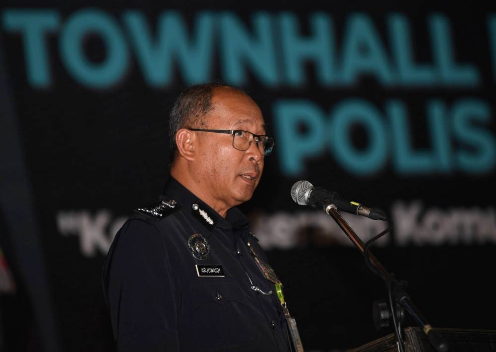 Selangor police chief Datuk Arjunaidi Mohamed stressed that there was no instruction or permission for special treatment to be given to any detainees as alleged. — Bernama pic