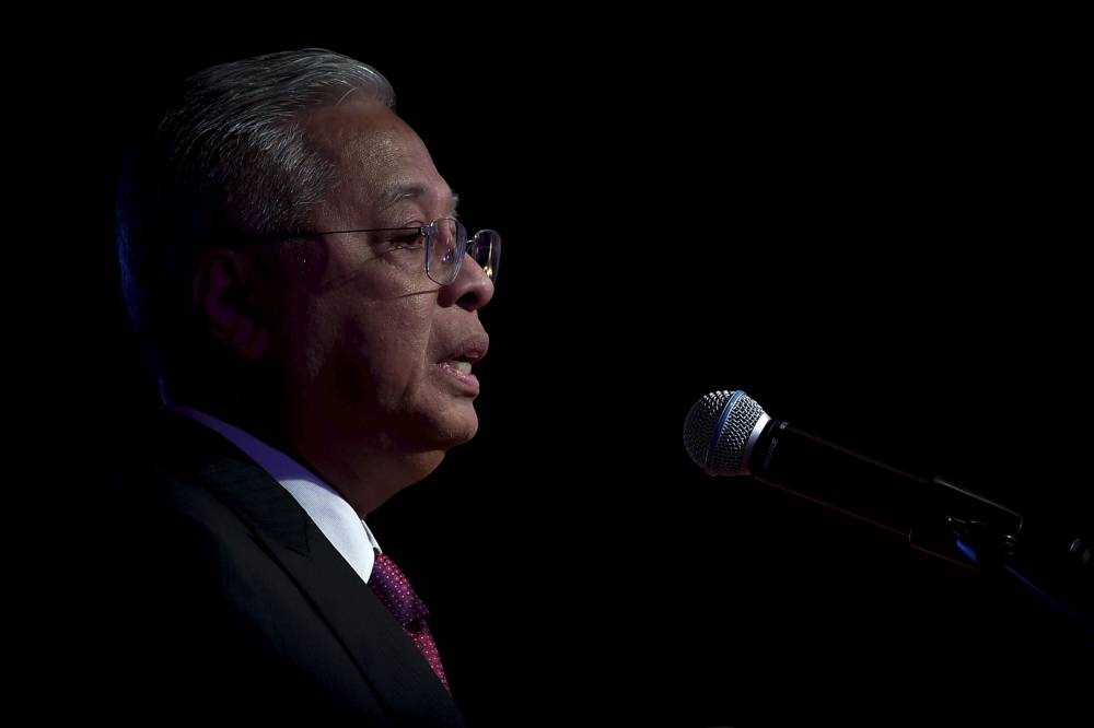 The PM said the measure, which will also include heads of government-linked investment corporations (GLICS), was among those decided during a meeting of the Special Cabinet Committee on Anti-Corruption (JKKMAR) today. — Bernama pic 