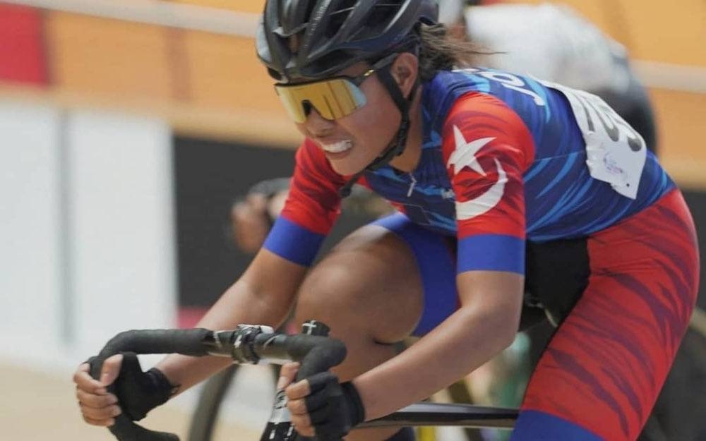 The Tangkak-born cyclist collected 159 points in the race to overcome the challenges of riders from Terengganu and Perak and win her fifth gold medal of the Sukma. — Picture from Twitter/Bernama   