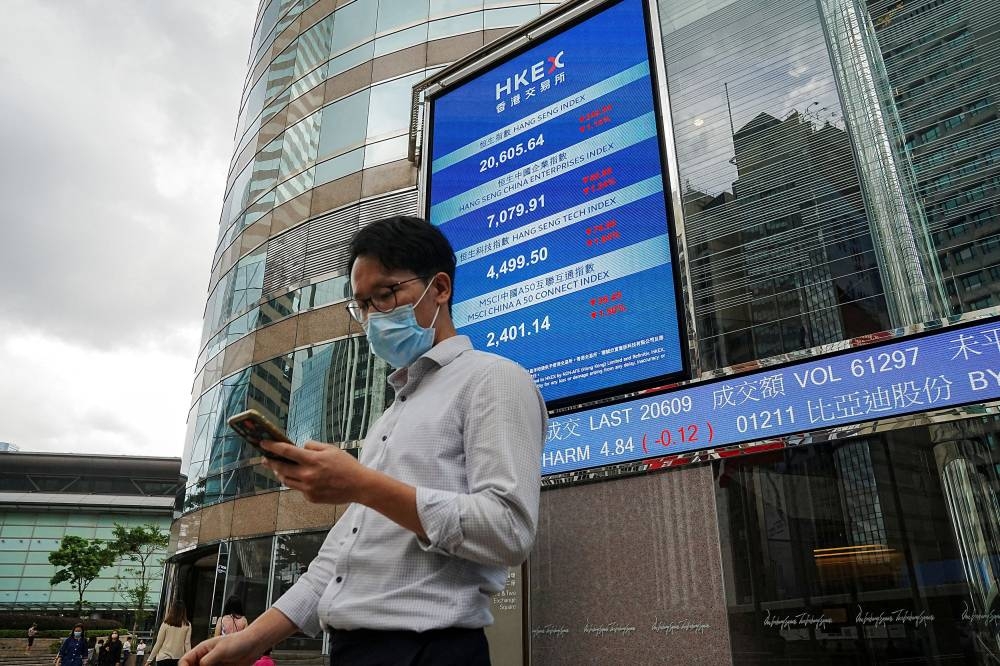 Asian traders resume selling as another jumbo Fed hike looms | Malay Mail