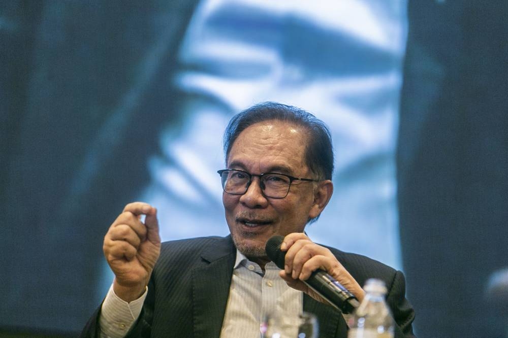 Opposition Leader Datuk Seri Anwar Ibrahim pledged to be more mindful in curating the manifesto for the 15th general election (GE15). — Picture by Hari Anggara