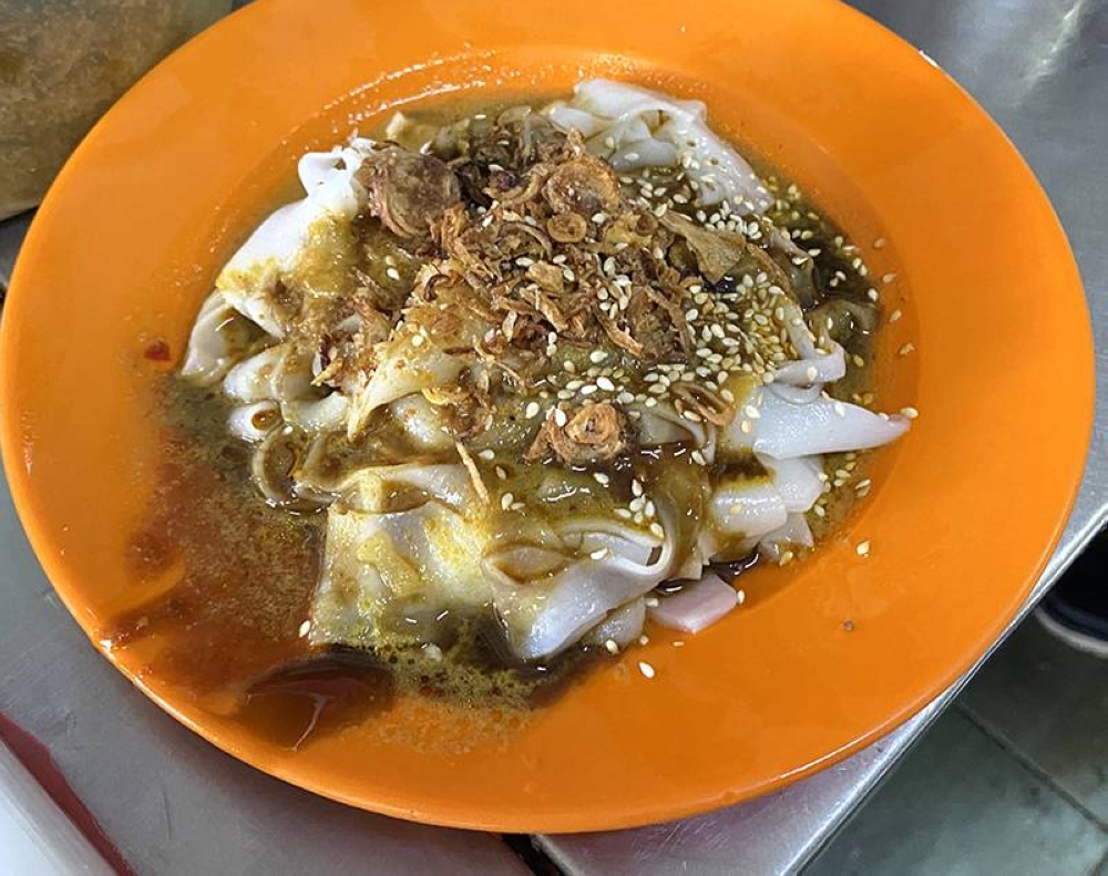 A plate of Chew's prawn paste 'chee cheong fun' will transport you to Penang with its rich, pungent aromas.