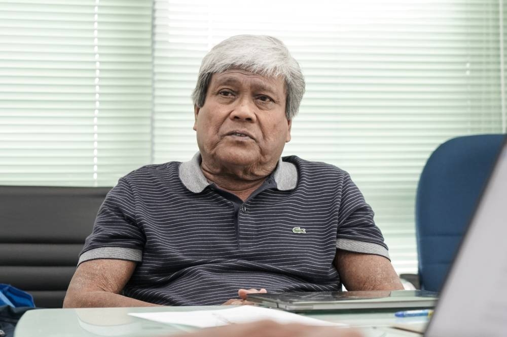 Brigadier-General (Rtd) Datuk Abdullah Mohamed speaks with Malay Mail at his office in Bandar Sunway September 25, 2022. — Picture by Ahmad Zamzahuri