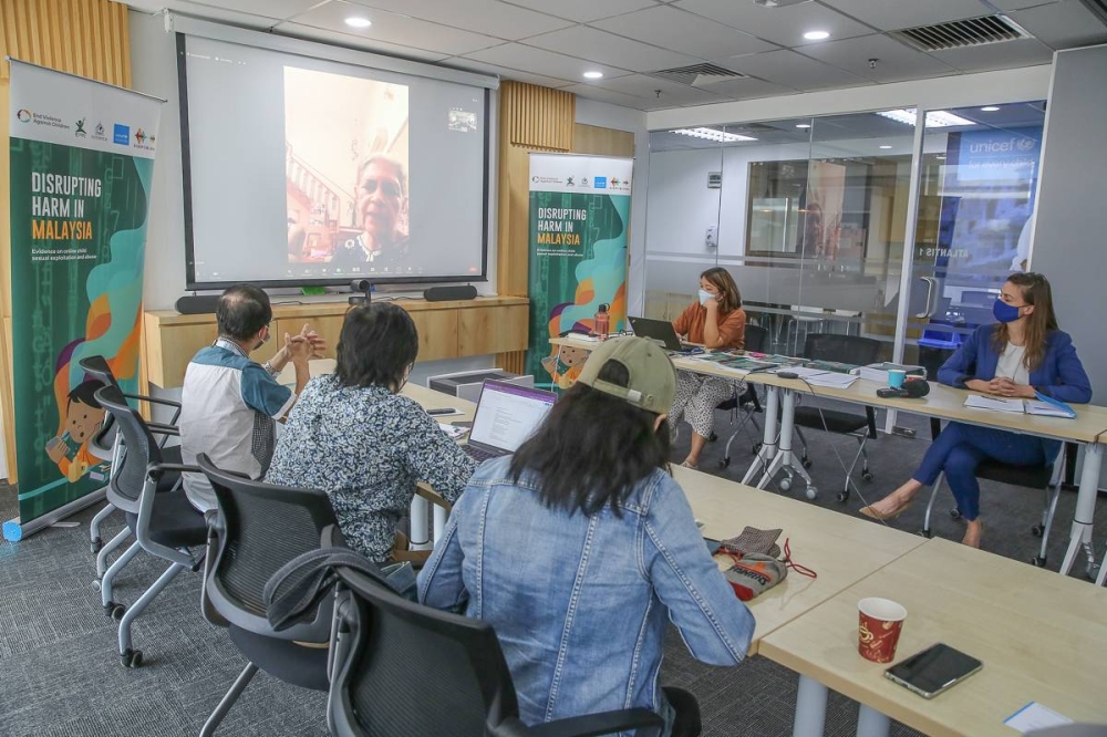 Chair of End CSEC Network Malaysia Datuk Dr Raj Karim speaks via video conference during the Disrupting Harm media briefing at Unicef Malaysia office at Wisma E&C in Kuala Lumpur, September 29, 2022. — Picture by Yusof Mat Isa
