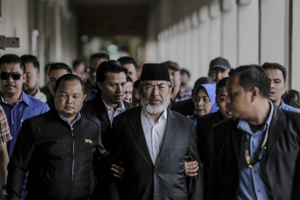 Former Sabah chief minister Musa Aman arrives at the Kuala Lumpur High Court, November 5, 2018. — Picture by Firdaus Latif