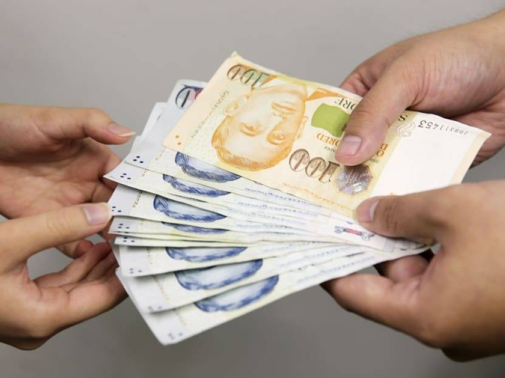 Between June and July, the duo then printed numerous fake S$100 (RM324) bills, with Farhan providing the printer, laptop, papers as well as printer ink and Mahadi cutting the printed notes with a penknife at the warehouse. ― TODAY file pic