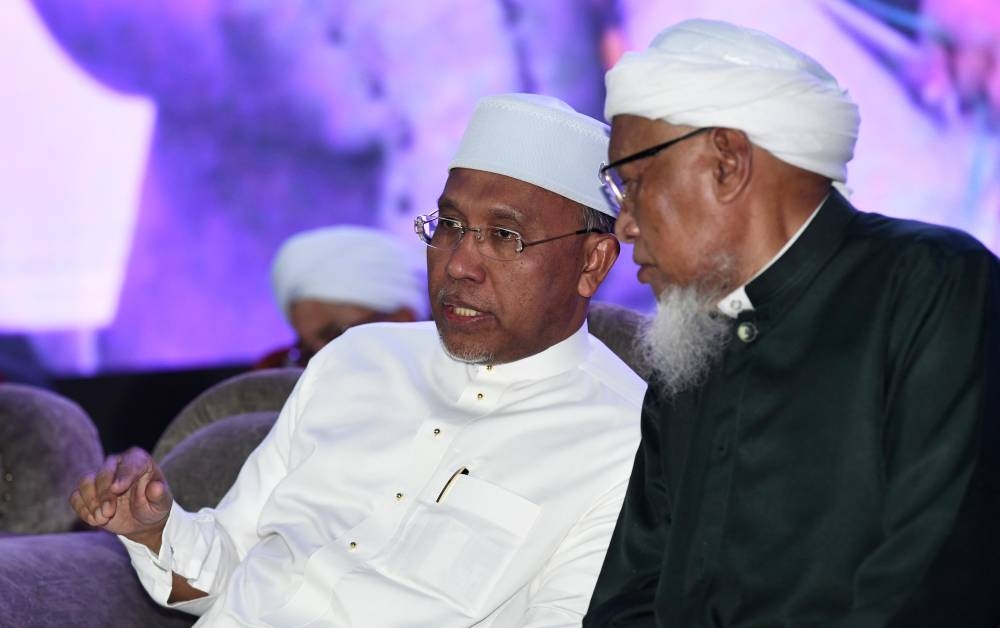 PAS vice-president Senator Datuk Idris Ahmad at the closing ceremony of “Ijtimak Pondok Se-Malaysia at Pusat Pengajian Pondok Yayasan Islam Kelantan in Bachok October 2, 2022. — Bernama pic