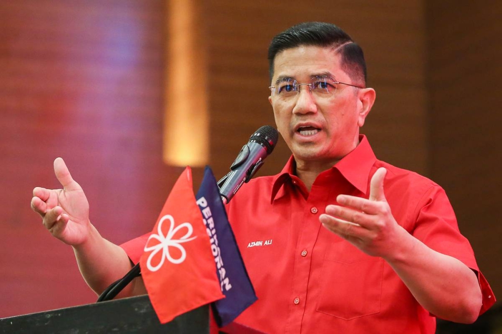 Bersatu supreme council member Datuk Seri Mohamed Azmin Ali delivers his speech during Bersatu's division meeting and the Selangor state election machinery launch at the Glenmarie Hotel and Golf Resort in Shah Alam October 2, 2022. — Picture by Yusof Mat Isa