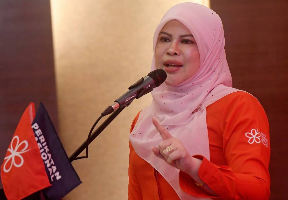  Datuk Seri Rina Mohd Harun said the ministry had so far identified 6,010 PPS throughout the country that can be turned into relief centres for flood victims. — Bernama pic