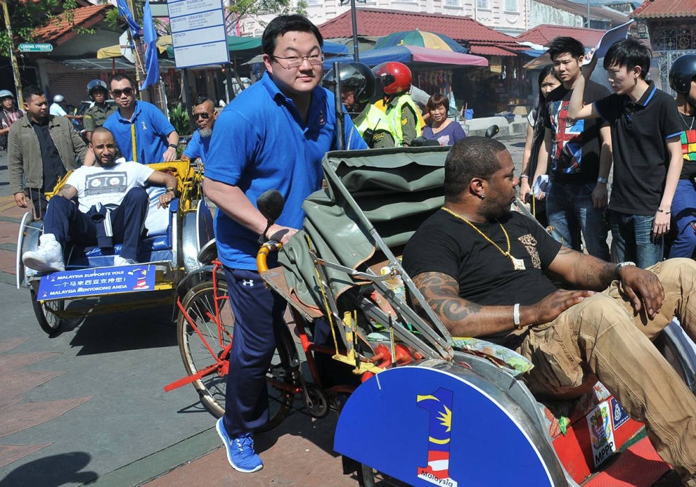 Home Minister Datuk Seri Hamzah Zainudin said various measures have been taken to trace and arrest Jho Low, which included liaising with the Federal Investigation Bureau (FBI) in the United States and other enforcement agencies overseas. — Picture by Ooi K.E. 