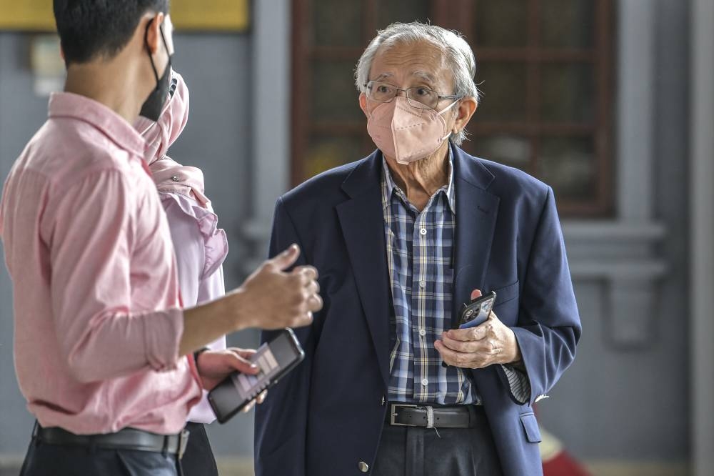 Former group managing director of AmBank Cheah Tek Kuang arrives at the Kuala Lumpur High Court October 5, 2022. ― Picture by Hari Anggara