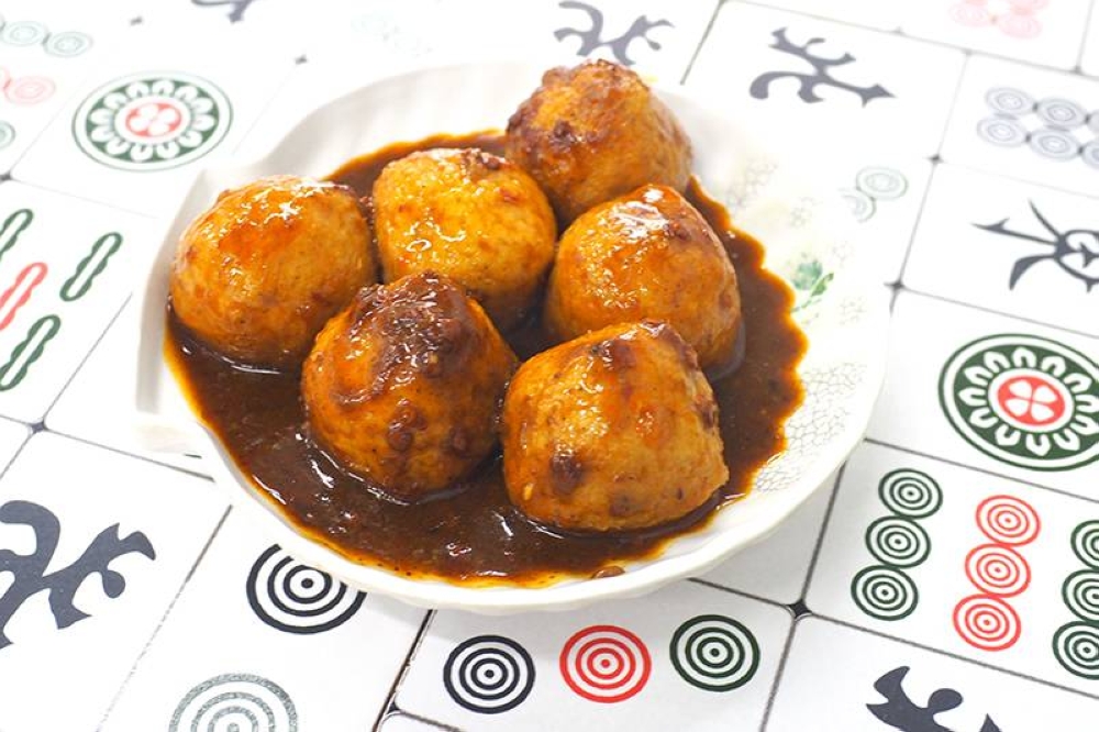 Don't forget to order the spicy fish balls so you feel you're back walking at a Hong Kong street.