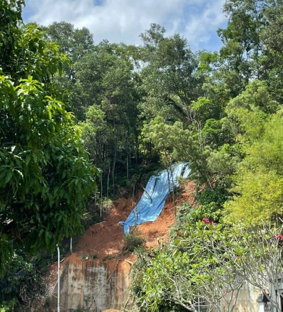 A photo of a landslide that happened in December 2021, taken and shared by a resident. The location is said to be near parcel 2 where Nova Pesona is set to develop. 