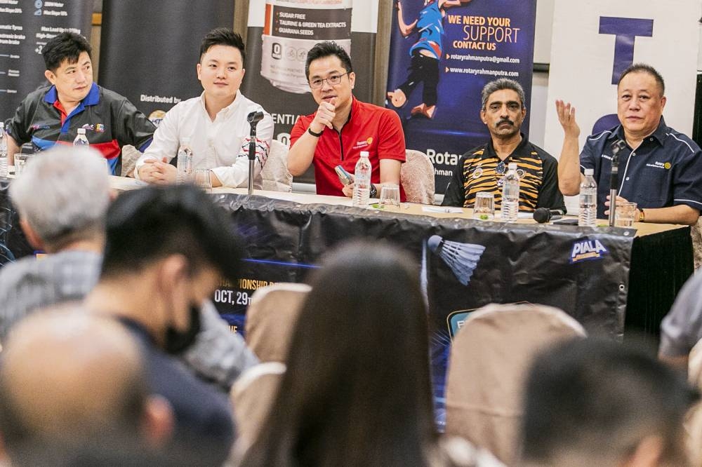 Sponsor and organiser during the  Piala KTS Challenge Trophy press conference at a hotel in Petaling Jaya, October 10, 2022. — Picture by Hari Anggara