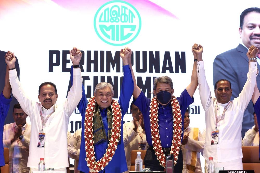 (From left) MIC president Tan Sri SA Vigneswaran, BN chairman Datuk Seri Ahmad Zahid Hamidi, BN deputy chairman Datuk Seri Mohamad Hasan dan MIC deputy president Datuk Seri M Saravanan during the 76th MIC General Assembly Mitec in Kuala Lumpur, October 10, 2022. — Bernama pic 