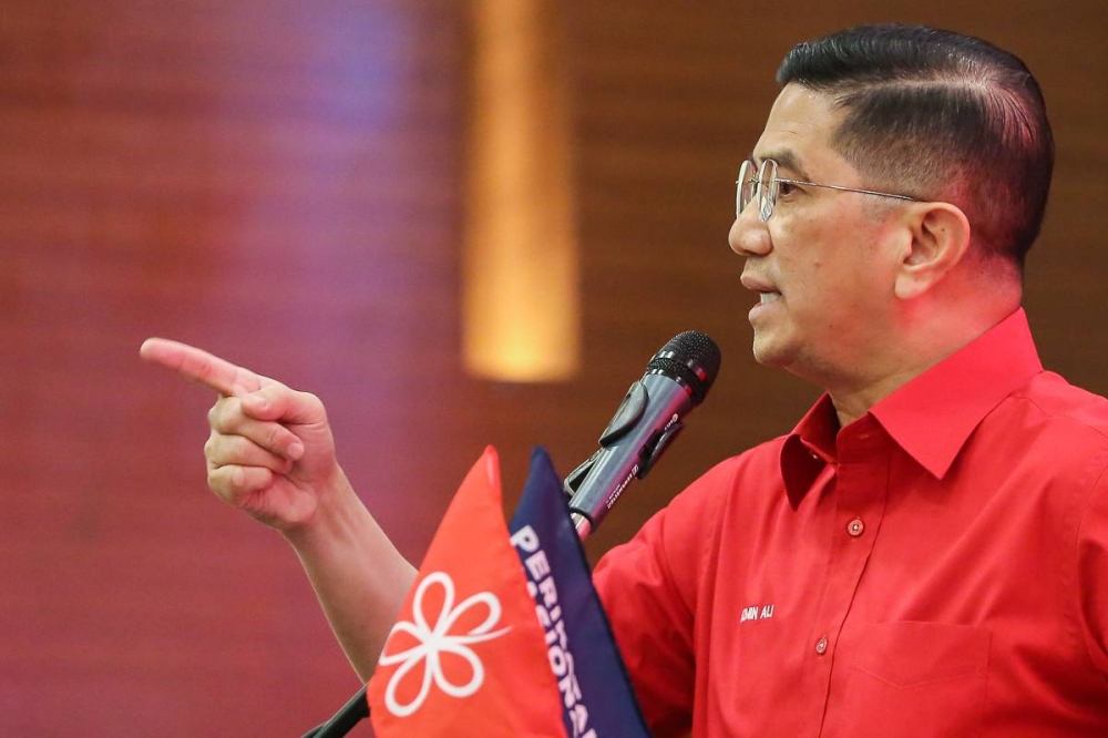 The incumbent Gombak MP further assured that PN’s focus is fully given to the efforts to rationalise and restore the country’s economy such as providing financial assistance for small traders to continue business activities, extend the loan repayment moratorium, control inflation and continue to work to create job opportunities. — Picture by Yusof Mat Isa