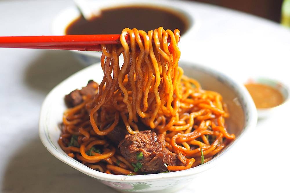 When eaten dry, the noodles have a lovely 'al dente' texture.