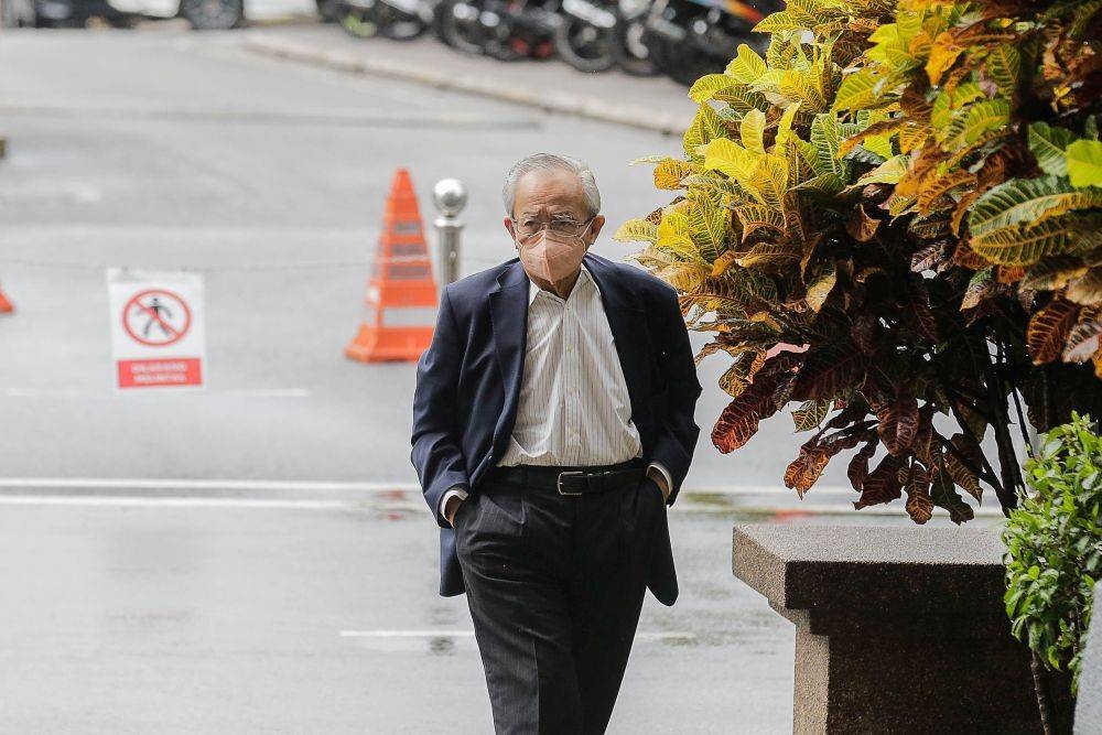 AmBank former managing director Cheah Tek Kuang arrives at Kuala Lumpur High Court October 11, 2022. — Picture by Sayuti Zainudin