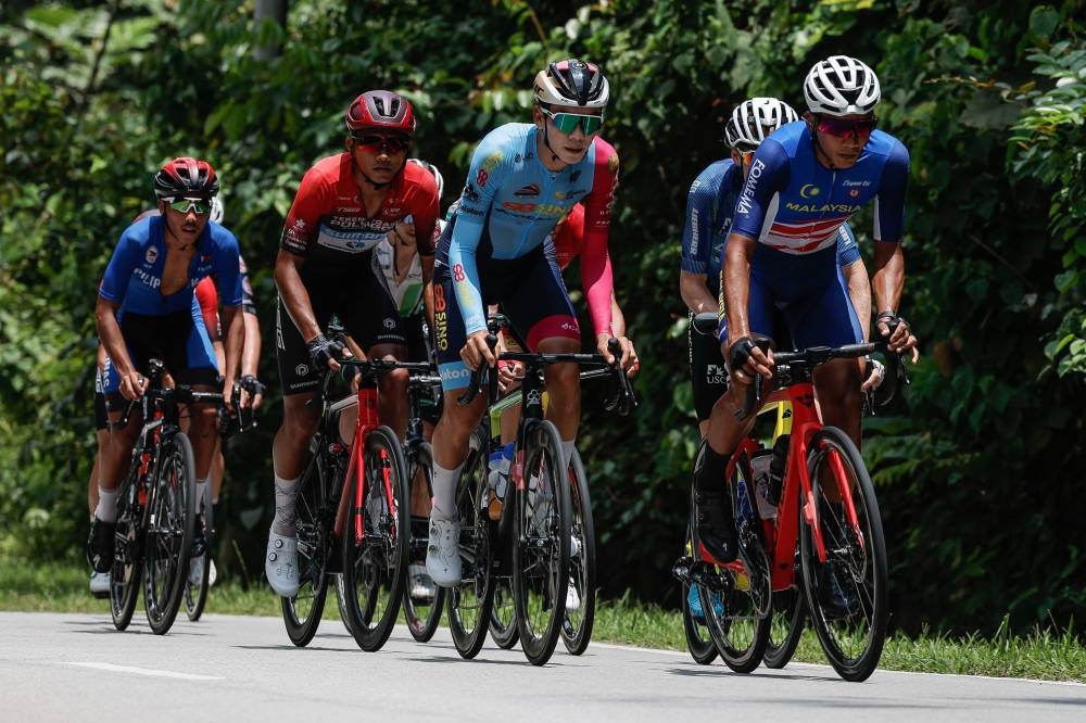 Today’s stage, the longest at 178.9 kilometres (km) from Kuala Klawang to Raub, saw Muhammad Nur Aiman Zariff Aiman wresting the jersey from his teammate Jambaljamts Sainbayar after dominating the climb zones in Petaseh and Bukit Damar. — Bernama pic 