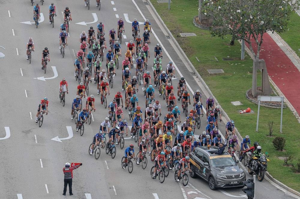 Riders take part in stage three of the Le Tour de Langkawi (LTdL) Malaysia 2022 from Putrajaya to Genting Highlands, October 13, 2022. — Bernama pic 
