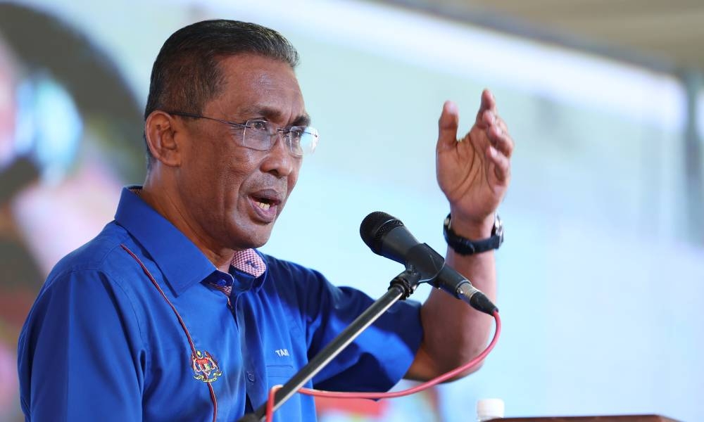 Datuk Seri Takiyuddin Hassan speaks during the launch the KetSA Carnival@Kota Bharu Prihatin hosted by the Ministry of Energy and Natural Resources (KetSA) in Kota Baru October 14, 2022. — Bernama pic