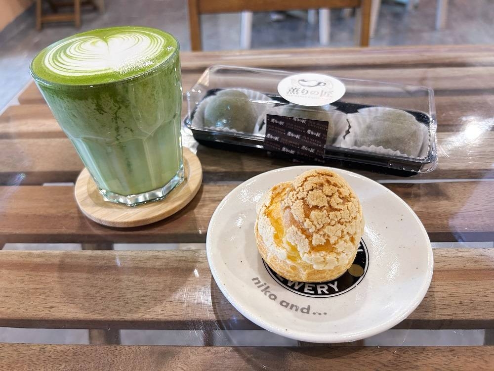 Like the iPhone 14, the iPhone 14 Plus offers a decent camera with accurate colour and good detail even indoors. — Picture by Erna Mahyuni