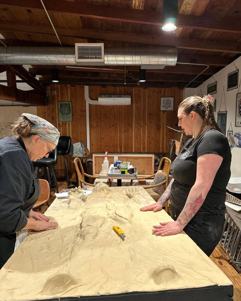 It took the Pervans a whole month to craft the detailed sculpture out of dough. — Images from Facebook/OneHouseBakery