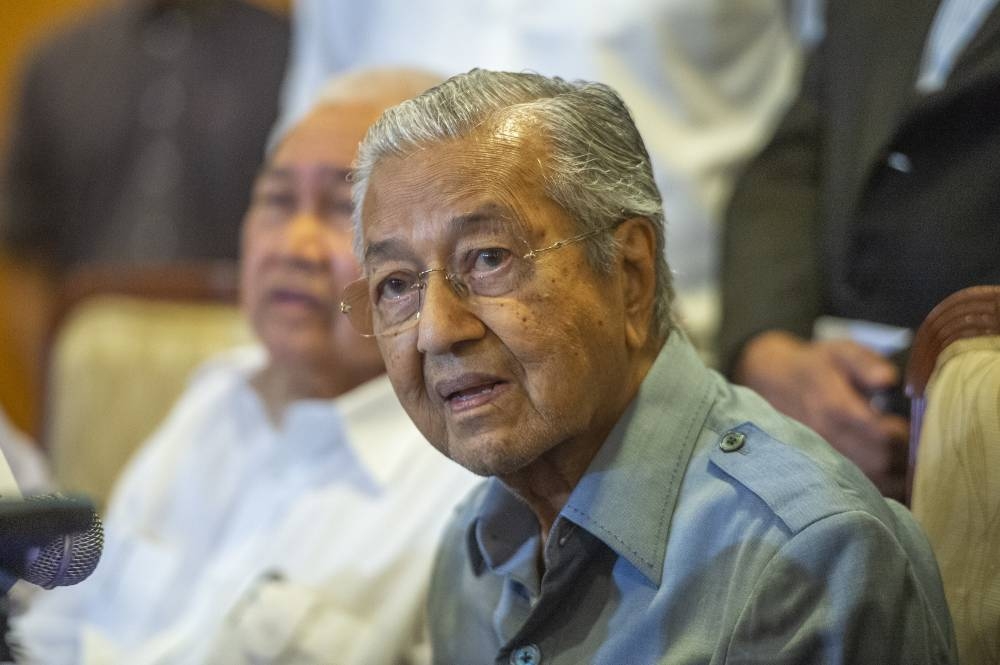 Gerakan Tanah Air chairman Tun Dr Mahathir Mohamad accused Umno of using  Budget 2023  to win support ahead of the 15th general election. — Picture Shafwan Zaidon
