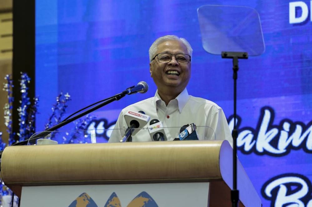 Caretaker Prime Minister Datuk Seri Ismail Sabri Yaakob speaks during the Malay Contractors Convention 3.0 and the 43rd annual general meeting of the Malay Contractors Association Malaysia (PKMM) in Kuala Lumpur  October 18, 2022. ― Bernama pic