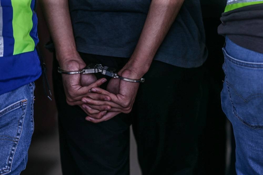 Section 507(a) of the Penal Code states that whoever repeatedly by any act of harassment, intending to cause, or knowing or ought to know that the act is likely to cause distress, fear or alarm to any person or the person’s safety, commits the offence of stalking. — Picture by Hari Anggara