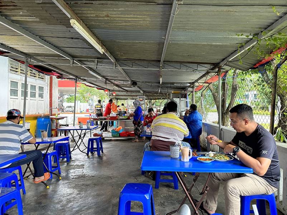 Dining here is pleasant as the place is open on the sides and airy.