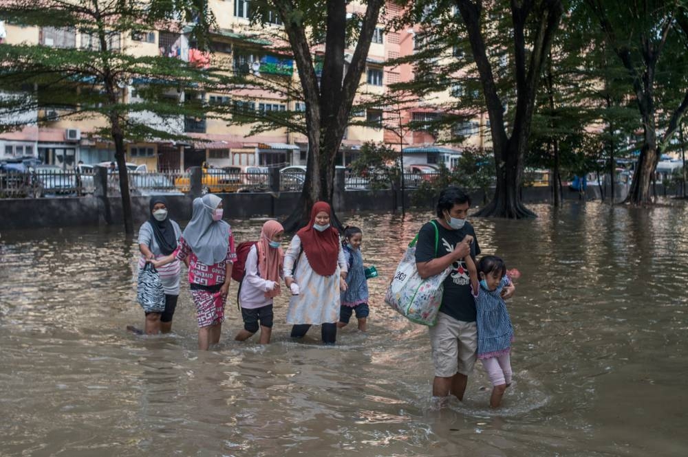 Bersih said that the EC, Nadma and all disaster management committees must be prepared for floods that may happen on or just before polling day. — Picture by Shafwan Zaidon