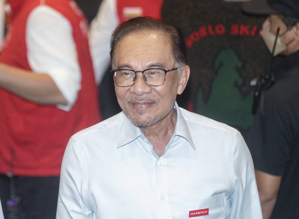 Datuk Seri Anwar Ibrahim was today announced as the Pakatan Harapan candidate for prime minister in the 15th General Election. — Picture by Farhan Najib