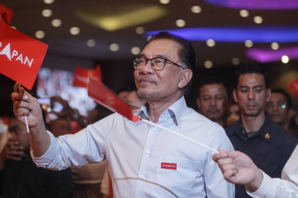 Pakatan Harapan president Datuk Seri Anwar Ibrahim attends the Pakatan Harapan Convention 2022 at the Ipoh Convention Centre in Ipoh October 20, 2022. — Picture by Farhan Najib