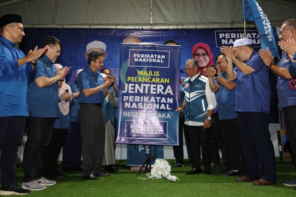 PN chairman Tan Sri Muhyiddin Yassin at the launch of the Melaka election machinery in Kampung Paya Lebar, Alor Gajah October 22, 2022. — Bernama pic