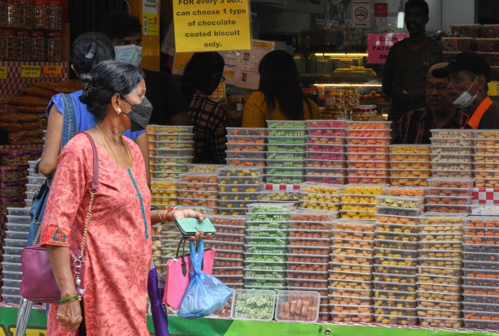 Shoppers are seen at Lebuh Pasar in George Town, also known as 'Little India' in preparation for Deepavali October 21, 2022. — Bernama pic