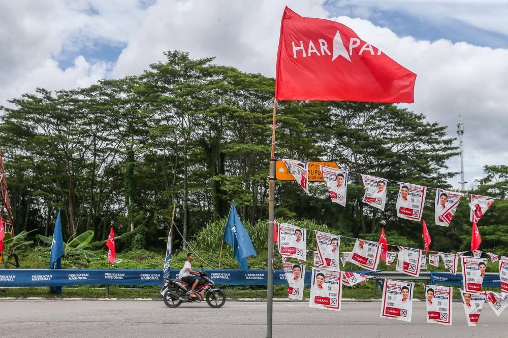 A Pakatan Harapan flag is pictured in Stulang, Johor Baru March 9, 2022. — Picture by Hari Anggara