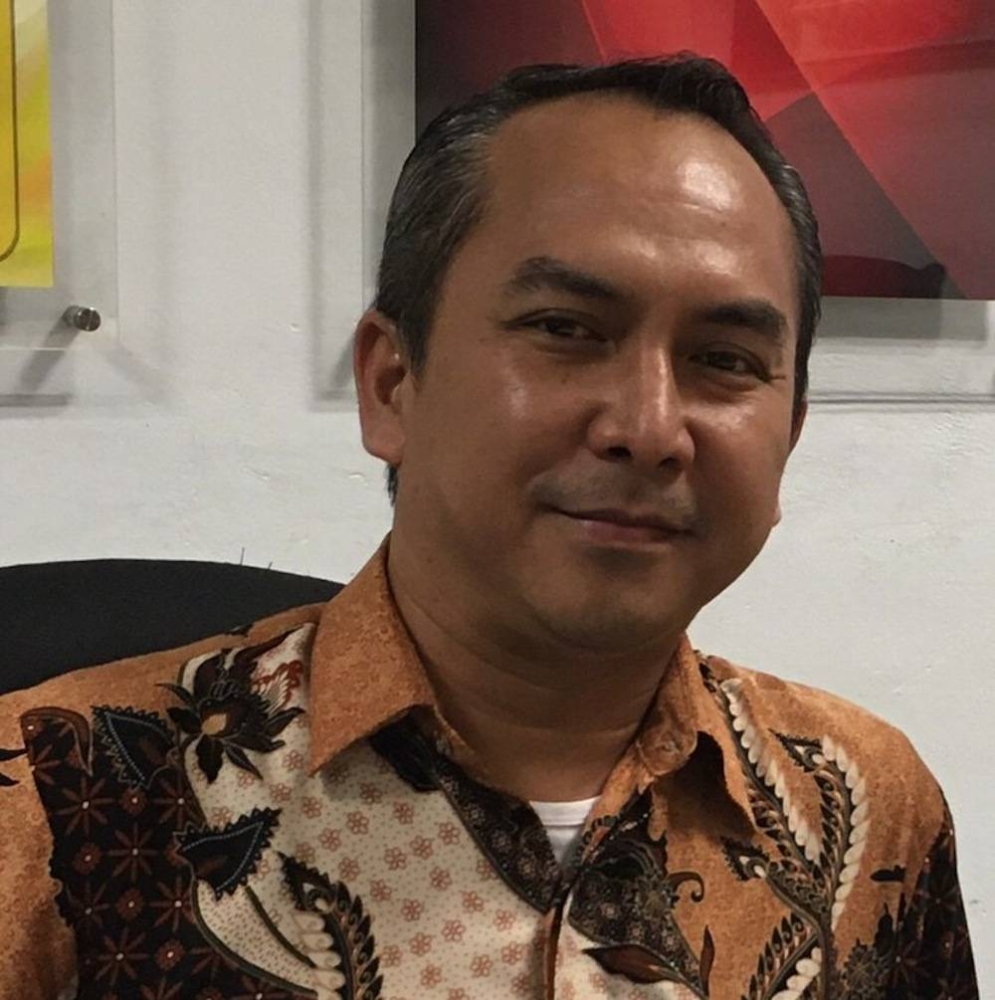 Arnold Puyok, deputy dean of Universiti Malaysia Sarawak’s faculty of social sciences and humanities, views the suggestion of having several DPMs in Malaysia as being aimed more at securing the backing of political parties in Sabah and Sarawak. —  Picture courtesy of Arnold Puyok