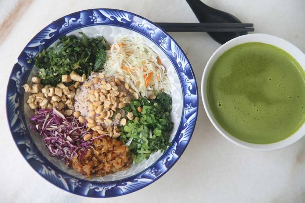 Big Big Bowl Hakka Kitchen serves up an exceptional Hakka Lui Cha. — Pictures by Choo Choy May