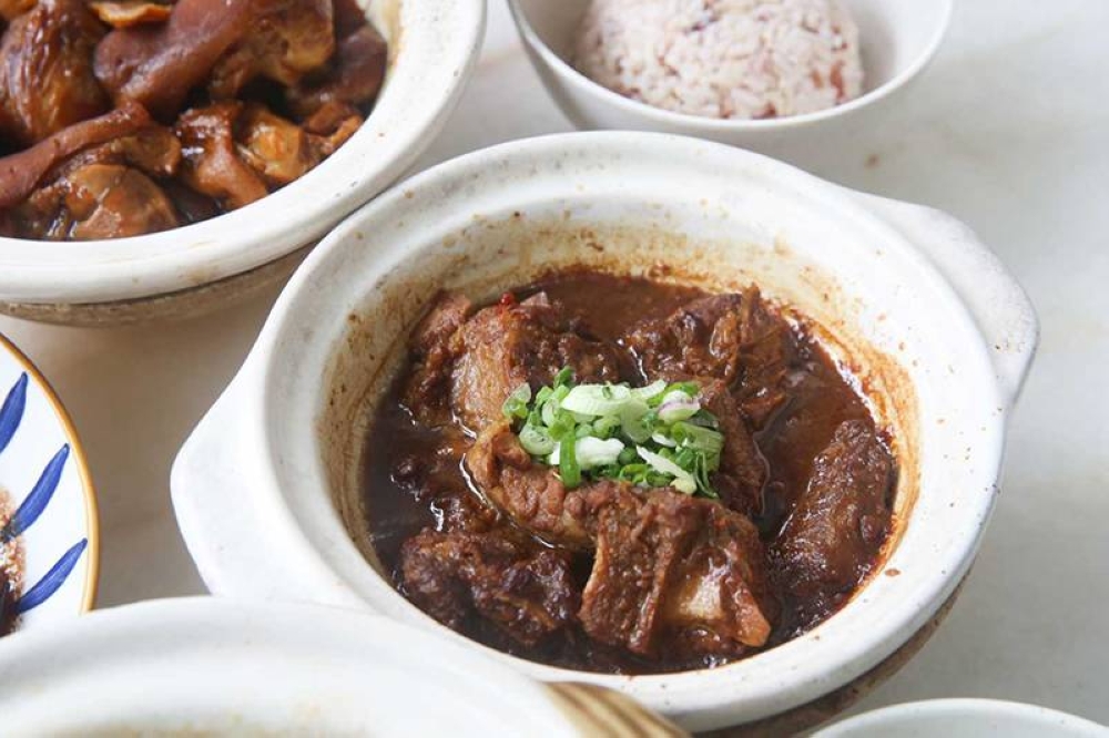 Grab a large bowl of rice to eat with their Claypot Braised Pork Ribs that has soybean paste.