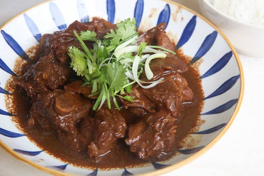 The Ginger Duck is an off menu item but order it for tender duck pieces cooked in a delicious sauce with ginger slices.