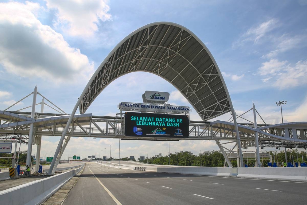 A general view of the Damansara-Shah Alam Elevated Expressway. — Picture by Yusof Mat Isa