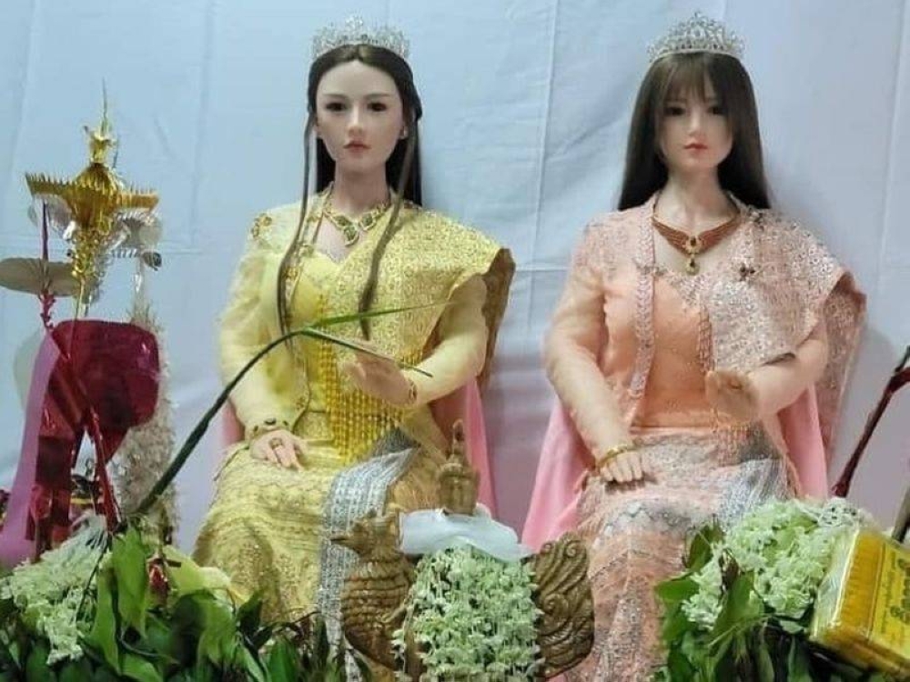 thai sex dolls Man engaged to sex doll main image 0