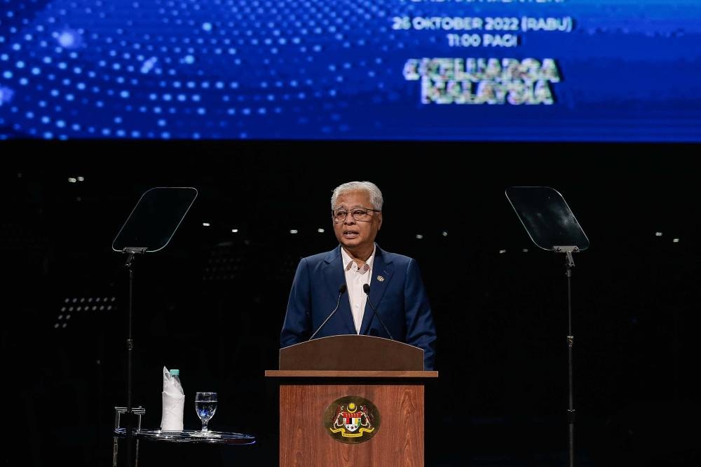 Datuk Seri Ismail Sabri Yaakob delivers a speech at the launch of the Media City building in Angkasapuri. — Picture by Sayuti Zainudin